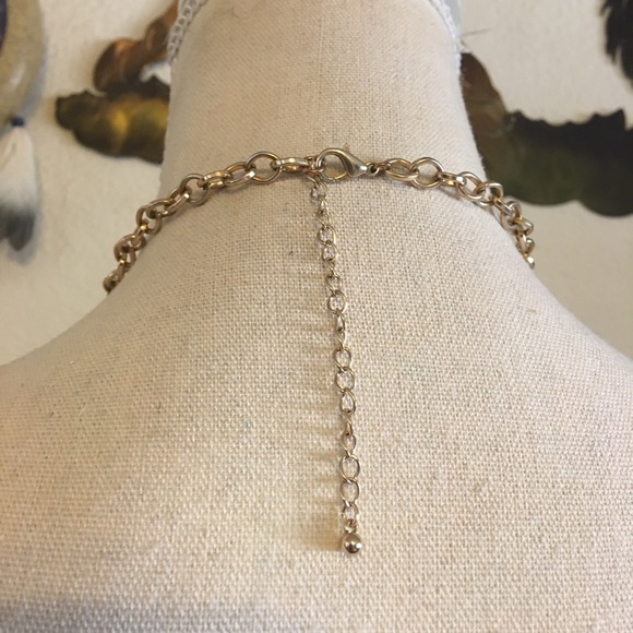 Coral tone faceted tear drop statement necklace - Picture 5 of 8